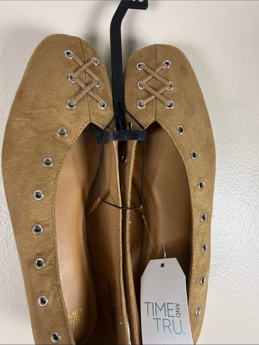 Time and Tru Tan Suede Lace-Up Flats. NEW Size 10